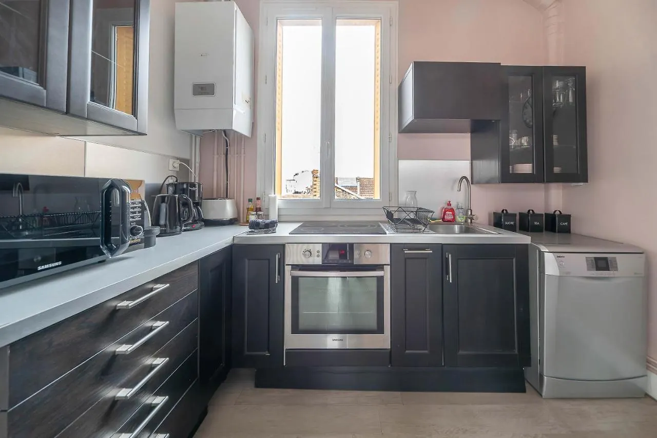 Le Larbaud - Appartement Calme Et Lumineux En Centre Ville Vichy 0*,