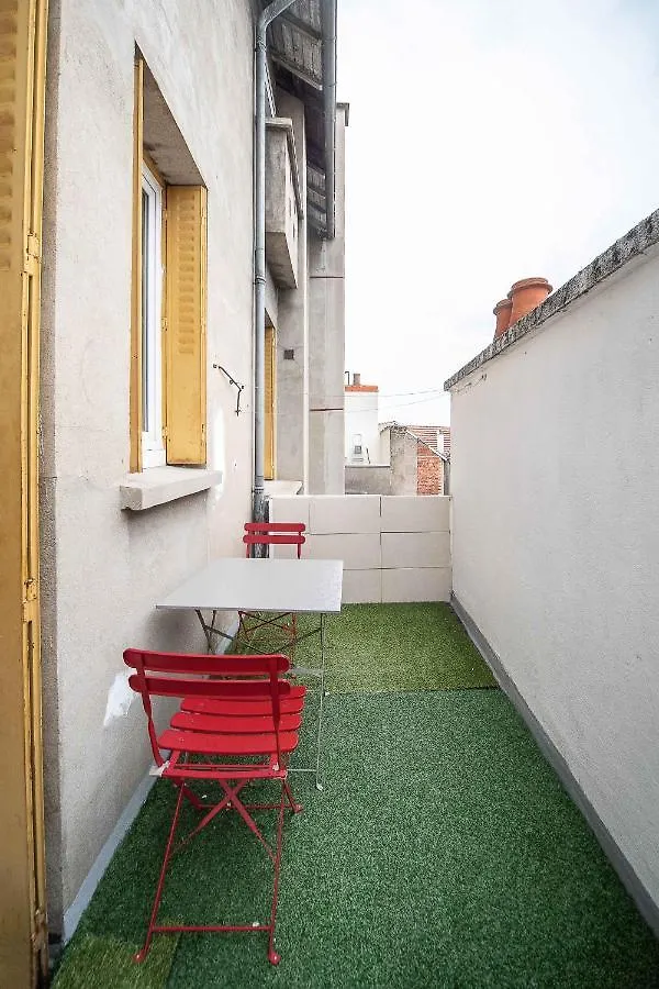 Le Larbaud - Appartement Calme Et Lumineux En Centre Ville Vichy 0*,