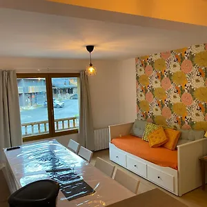 Le Fleuri Ensoleille De Guzet Appartement Ustou