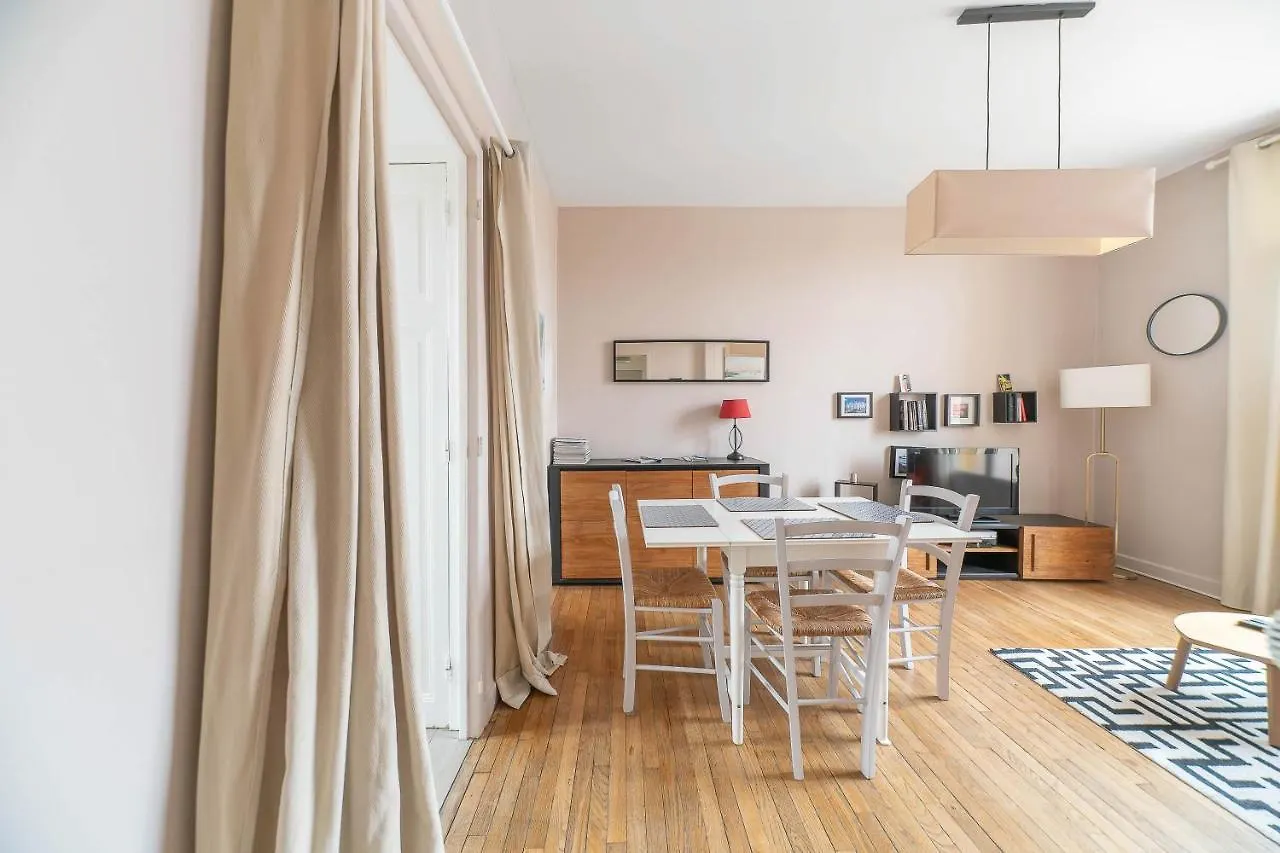Le Larbaud - Appartement Calme Et Lumineux En Centre Ville ヴィシー